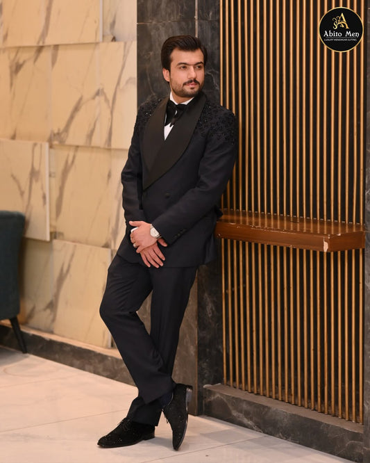 Noir Royale black tuxedo for men with satin shawl lapels and embellished shoulders - Abito Men