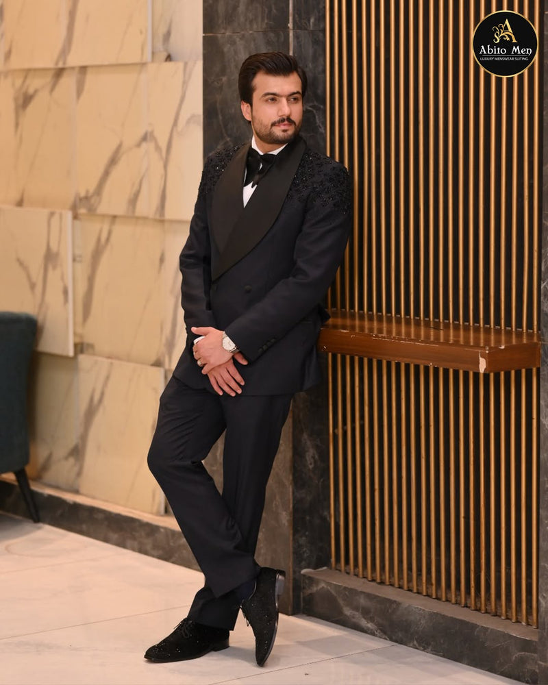 Noir Royale black tuxedo for men with satin shawl lapels and embellished shoulders - Abito Men